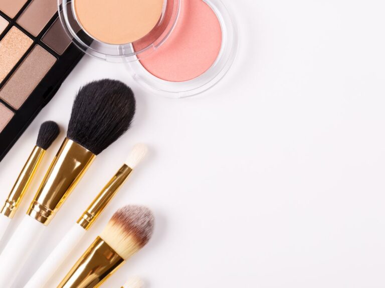 maquiagens e pinceis