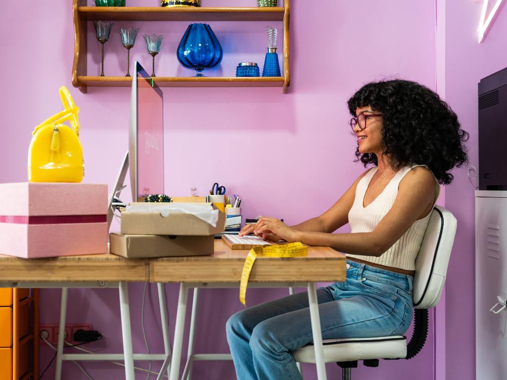 Mulher no computador