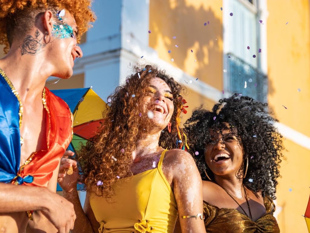 Pessoas curtindo o Carnaval