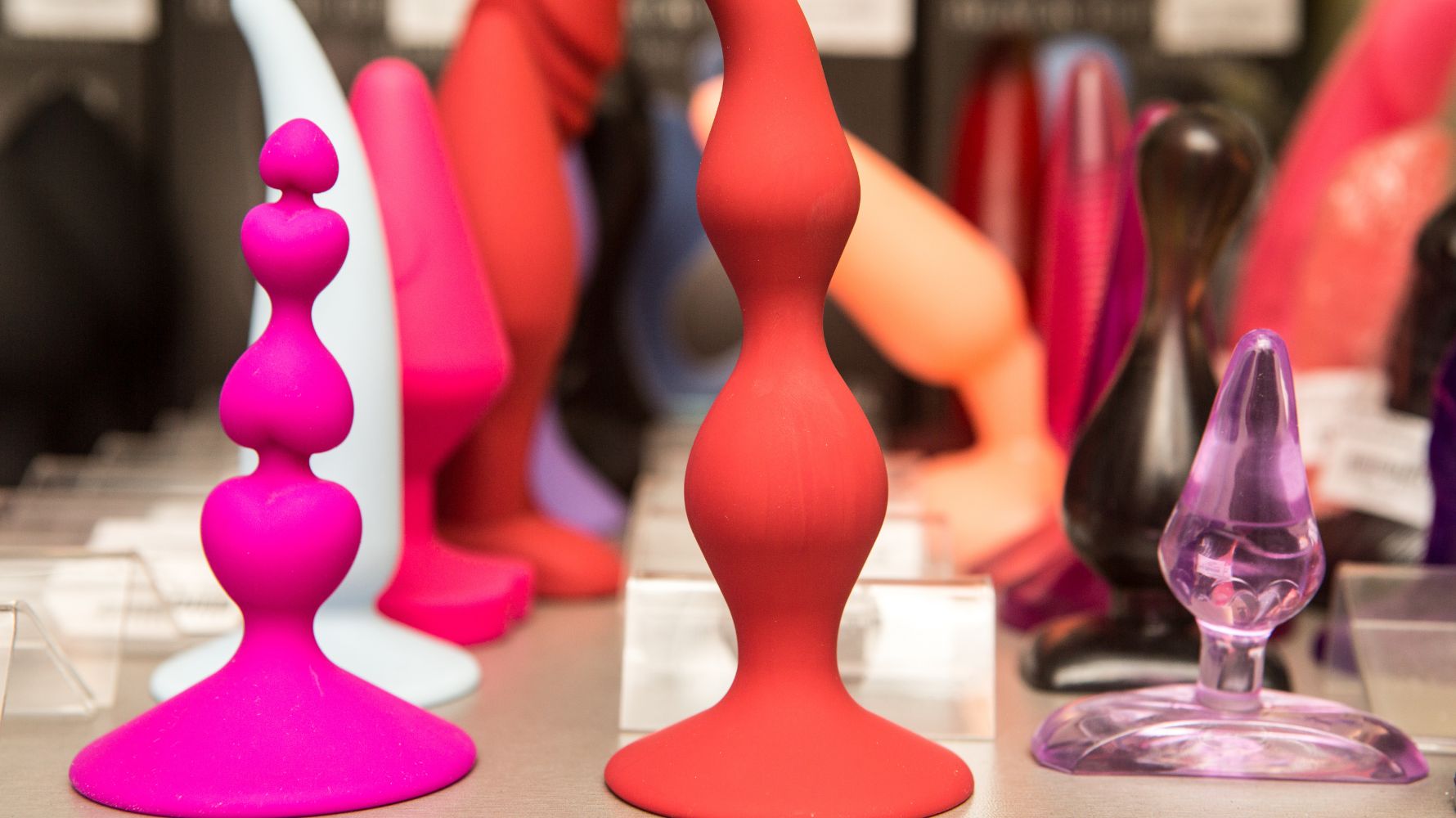 plugs anais em sex shop gay